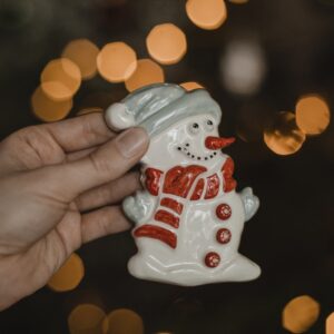 Фарфоровая елочная игрушка "Снеговик"