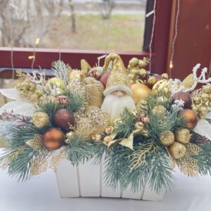 Композиция с тыквами и снеговиком