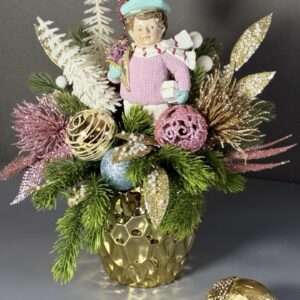 Композиция в золотом кашпо