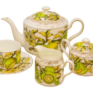 Чайный сервиз "Яблоко" на 6 персон в подарочной упаковке. 455х455х185 мм. Заварочный чайник 1 шт., молочник 1 шт., сахарница 1 шт., чашки 6 шт., блюдца 6 шт. Материал Премиальный фарфор, золотая деколь, природные краски на минеральной основе. Цветовые варианты: красный, желтый, зеленый.