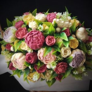 Букет пионов из шоколада