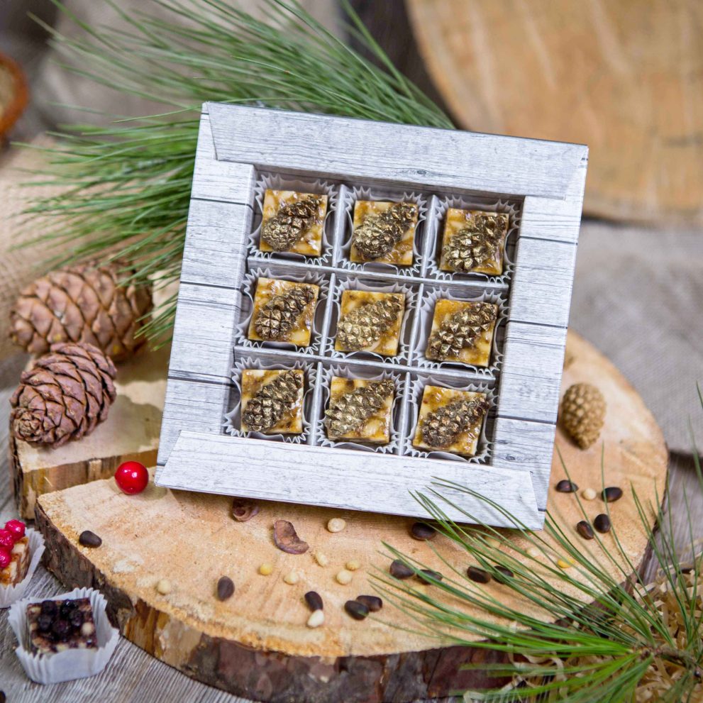 Конфеты ручной работы «Кедровый рай» с сосновой шишкой 153 г «Таёжно» — фото 2