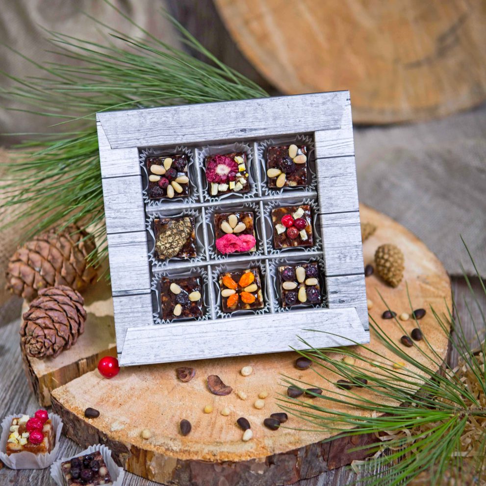 Конфеты ручной работы «Кедровый рай» с северной ягодой, шоколадные 153 г «Таёжно» — фото 2