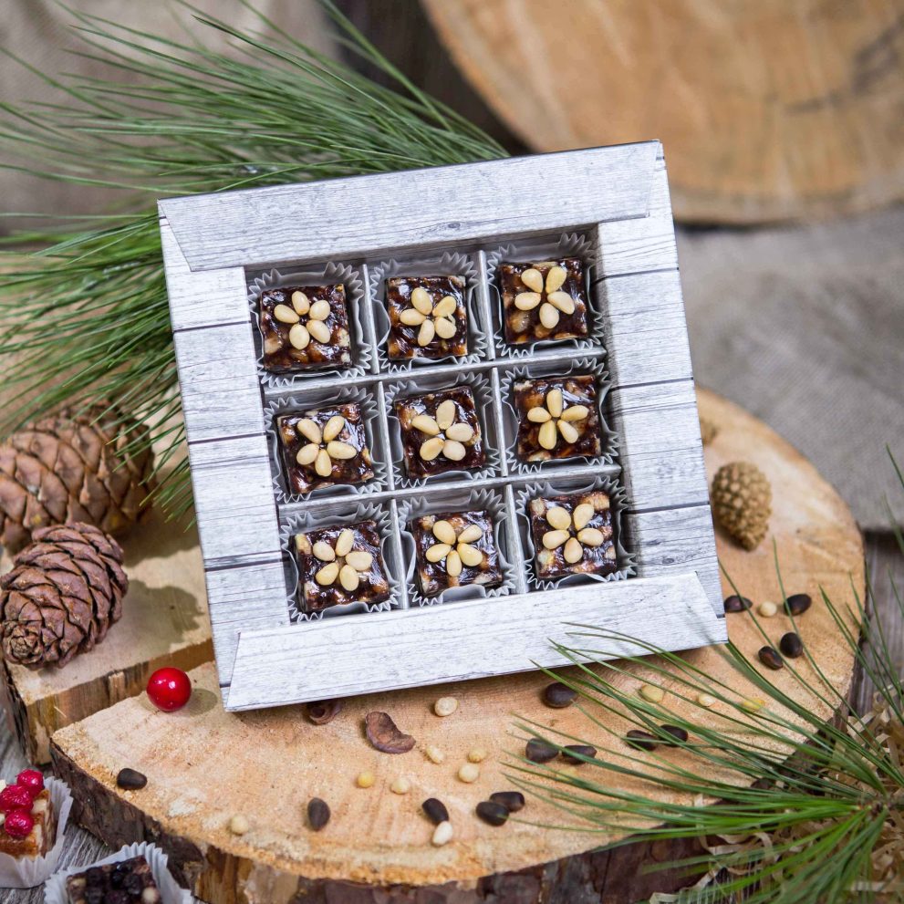 Конфеты ручной работы «Кедровый рай» с ядром кедрового ореха, шоколадные 153 г «Таёжно» — фото 2