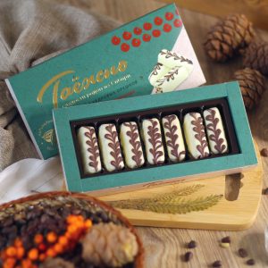 Конфеты «Палочки из кедровых орешков грильяж с клюквой в белом шоколаде» 130 г «Таёжно»