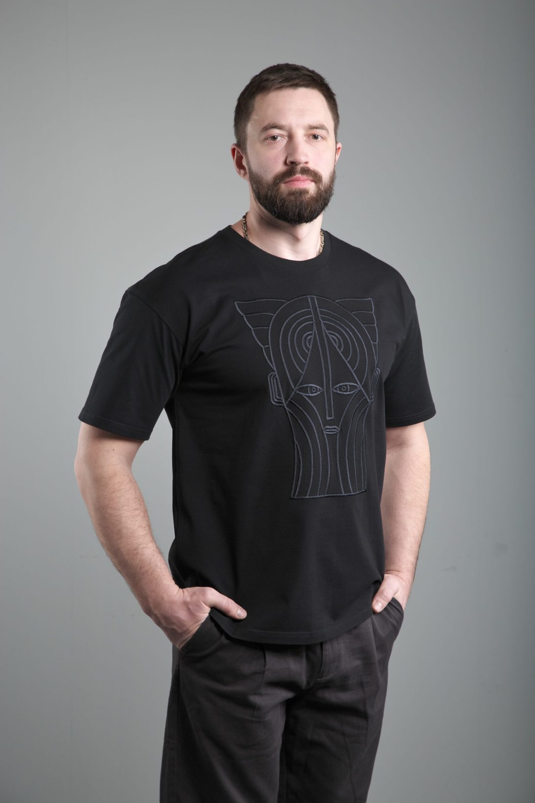 Футболка мужская черная «Дух рыцаря» — фото 1