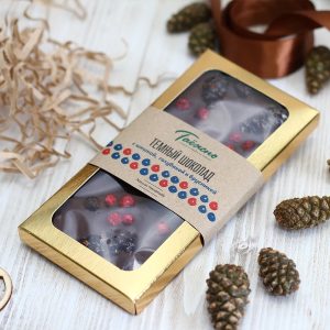 Шоколад темный с шишкой, брусникой и голубикой 80 г "Таёжно"