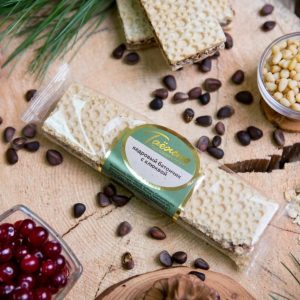 Батончик с кедровыми хлопьями 80 г "Таёжно"