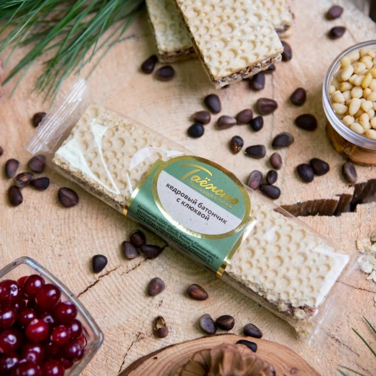 Батончик с кедровыми хлопьями 80 г "Таёжно" — фото 1