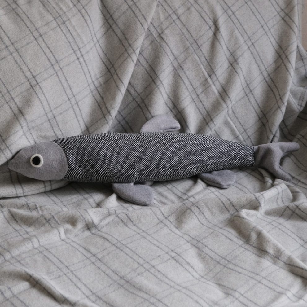 Подушка (валик) Шпрот Федот, цена для розничного покупателя — фото 1