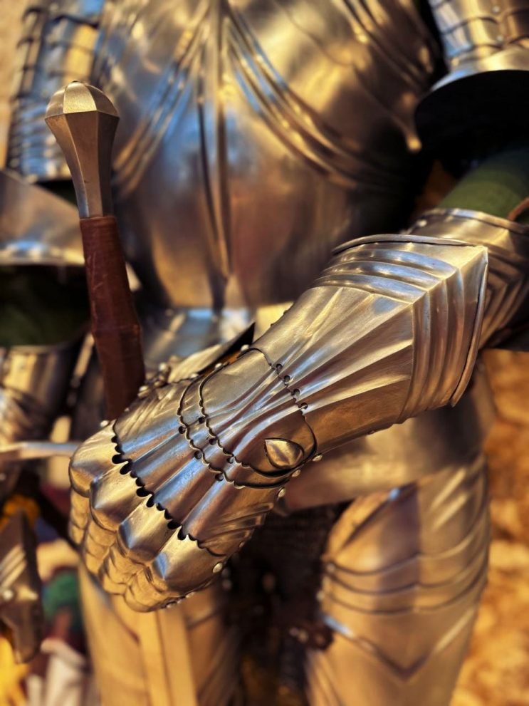 Доспех рыцарский «Максимилиан» (музейная реплика, XV век) — фото 5