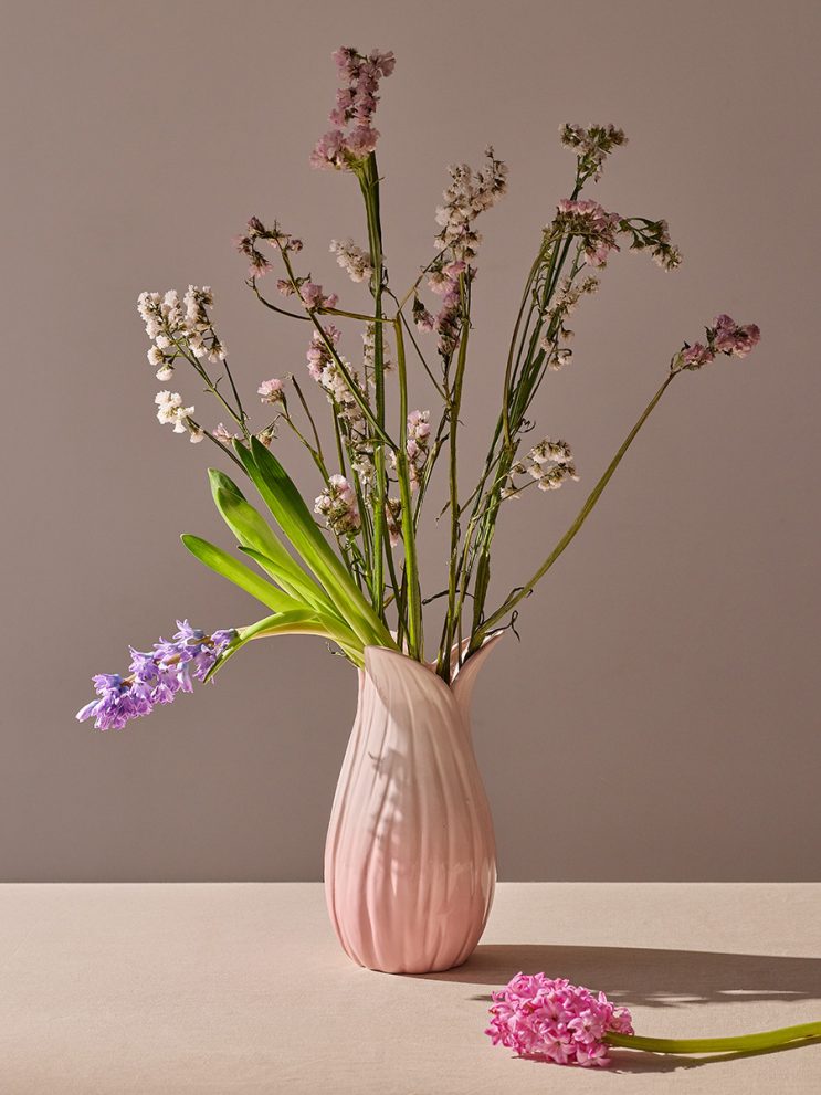 Ваза Petal нежно-розового цвета из коллекции Blossom, 26 см — фото 3