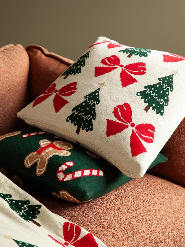 Подушка вязаная с новогодним рисунком Christmas Bows из коллекции New Year Essential, 45×45 см — фото 5