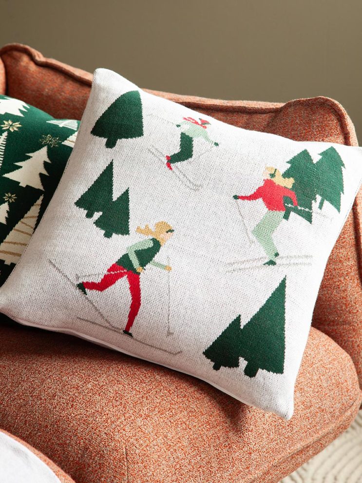 Подушка вязаная с новогодним рисунком Let’s Ski из коллекции New Year Essential, 45×45 см — фото 5