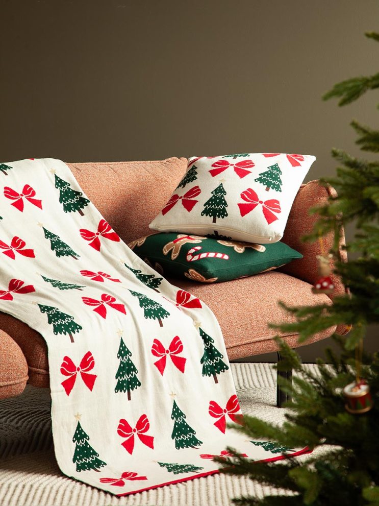Плед из хлопка с новогодним рисунком Christmas Bows из коллекции New Year Essential, 130×180 см — фото 5