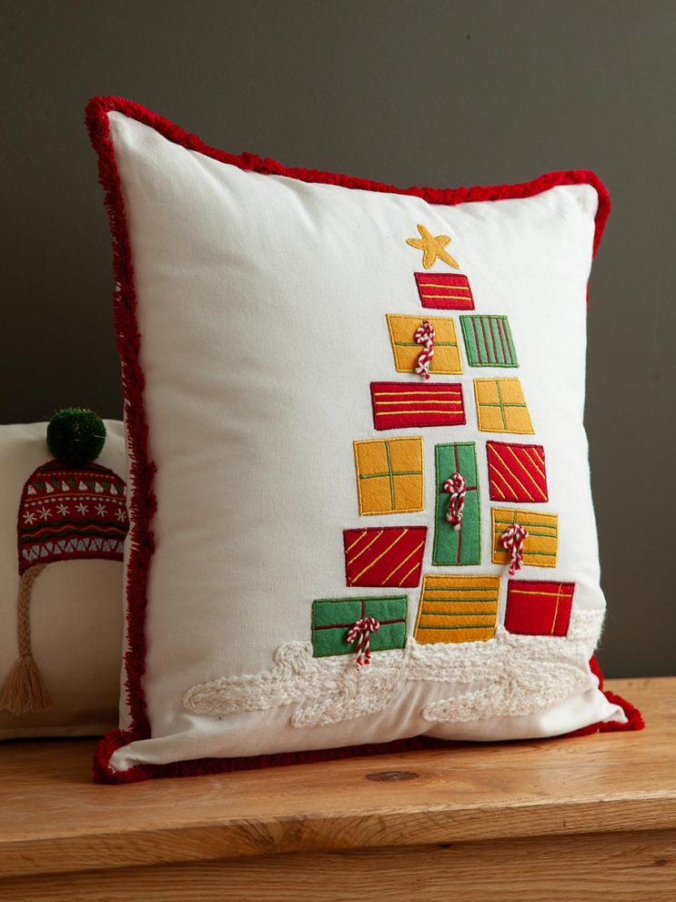 Чехол на подушку Gifts season из коллекции New Year Essential, 45х45 см — фото 5
