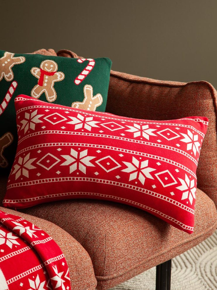 Подушка вязаная с новогодним рисунком Frostwork из коллекции New Year Essential, 40×60 см — фото 5